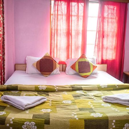 Family Guest House Waranasi Zewnętrze zdjęcie