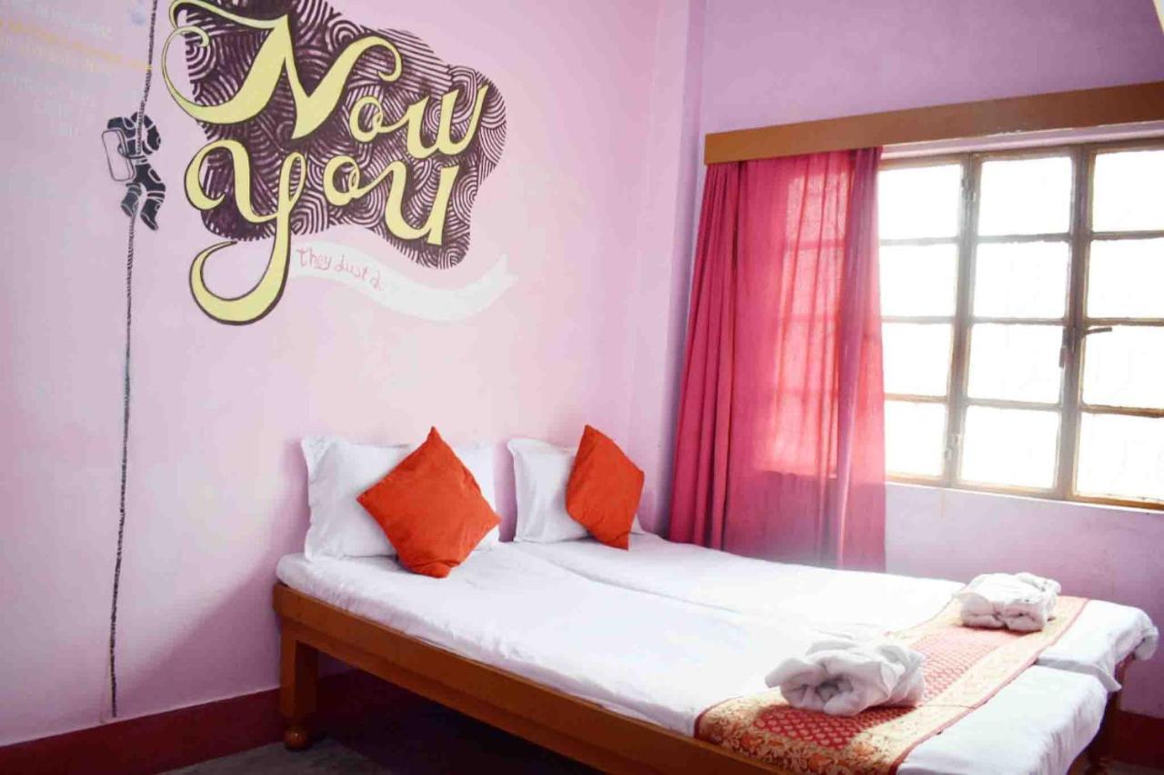 Family Guest House Waranasi Zewnętrze zdjęcie