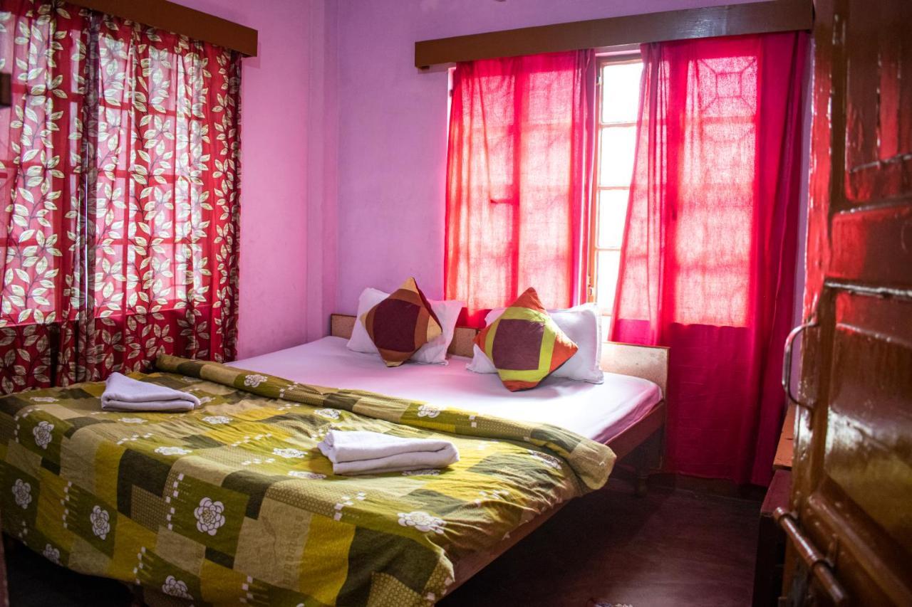Family Guest House Waranasi Zewnętrze zdjęcie