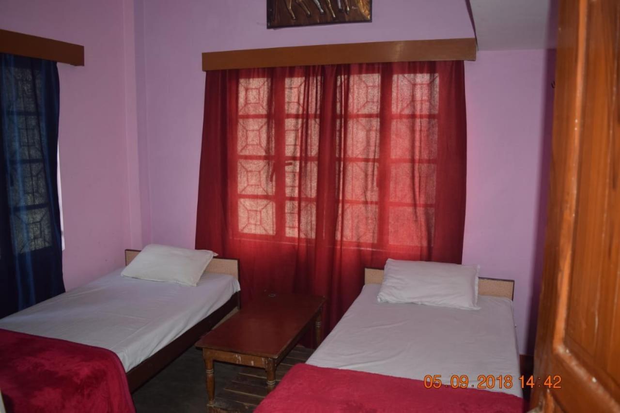 Family Guest House Waranasi Zewnętrze zdjęcie